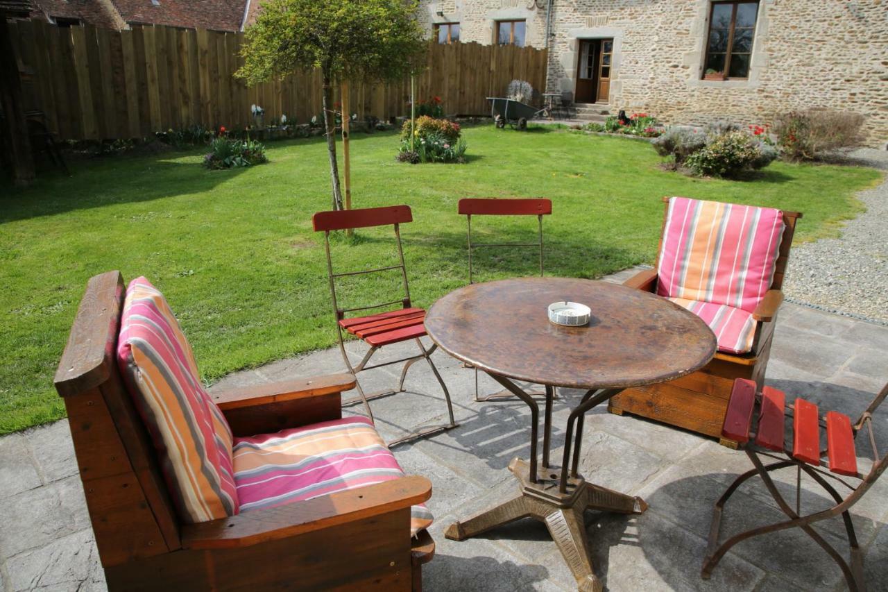 Chambre D'Hote Courtoux Saint-Denis-sur-Sarthon Exterior photo