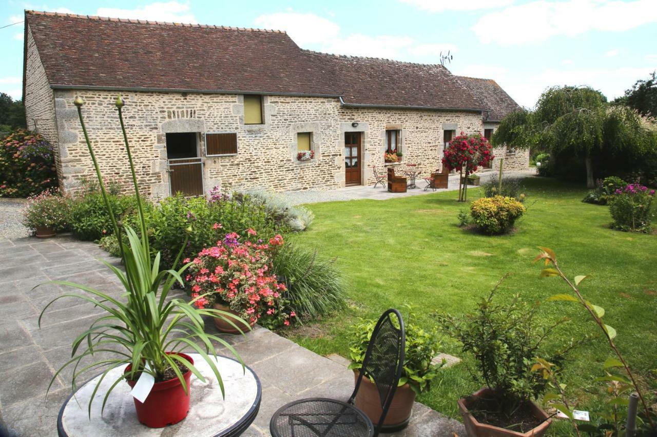 Chambre D'Hote Courtoux Saint-Denis-sur-Sarthon Exterior photo